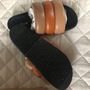 Roam Puffy Slide Sandals
